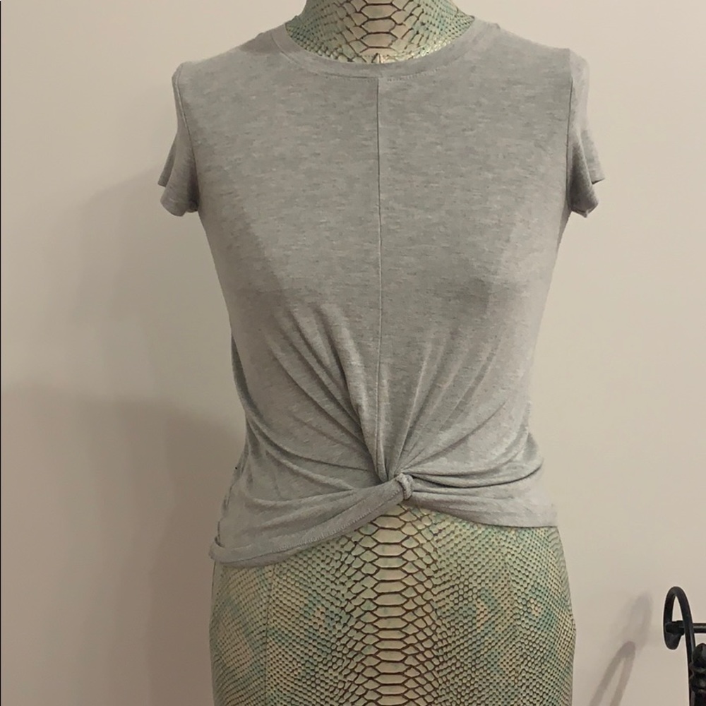 grey tshirt